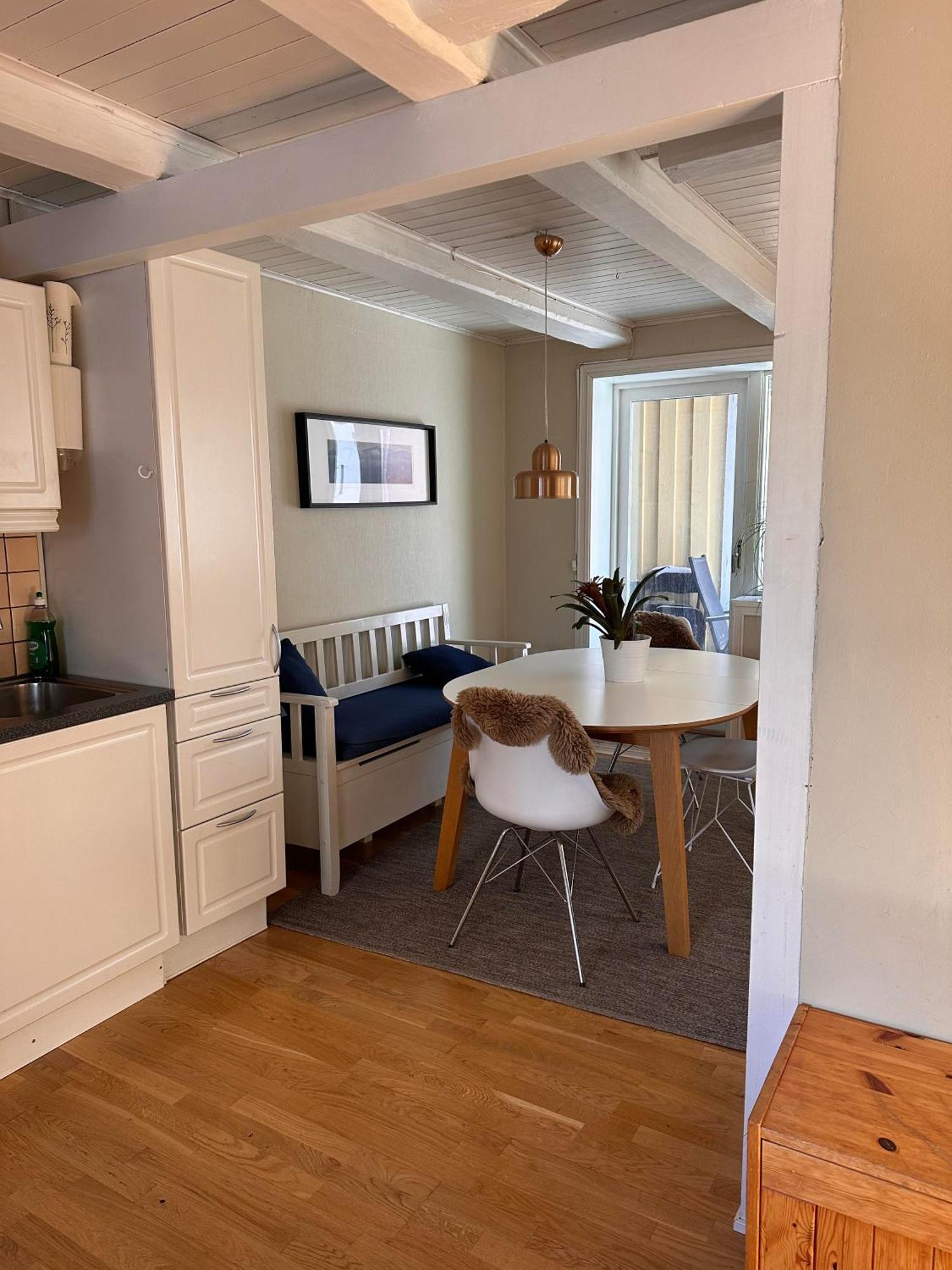 Tidligere Stall Omgjort Til Koselig Hjem I Sentrum Tromso Exterior photo